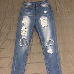 Fashion Nova Distress Jeans (Size 0)